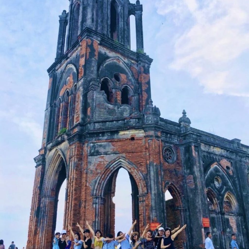Hai Ly Ruined Church