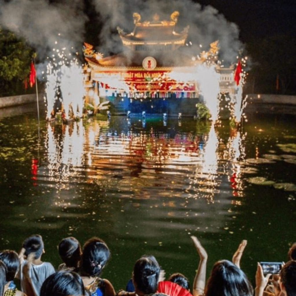 Hong Quang Water Puppetry Show
