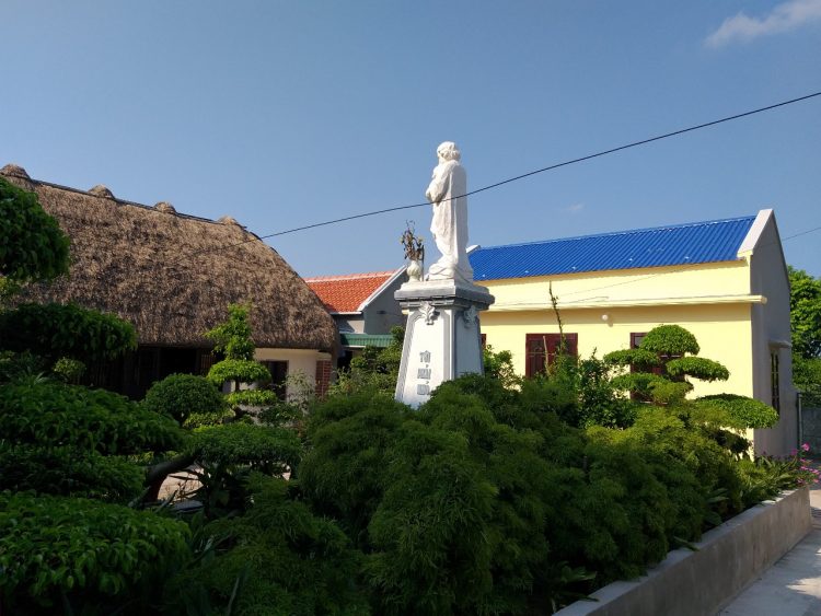 Mr. Thien Frontyard and Garden
