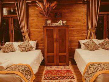 Reed House - European Wooden House