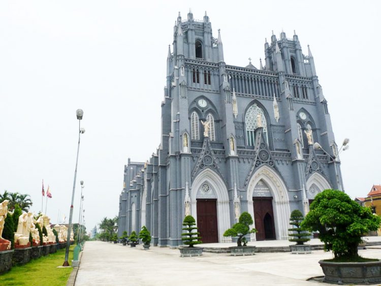 Phu Nhai church