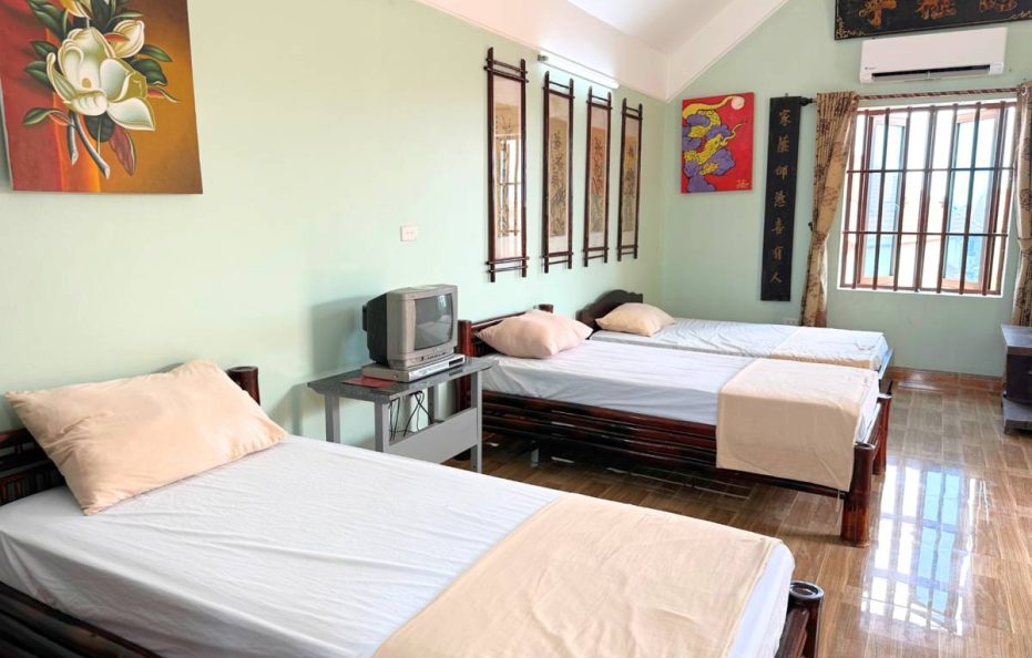 Hai Trung Ecohost – Superior Triple Room