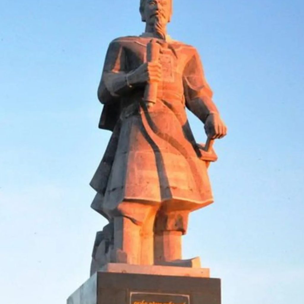 Tran Hung Dao Statue