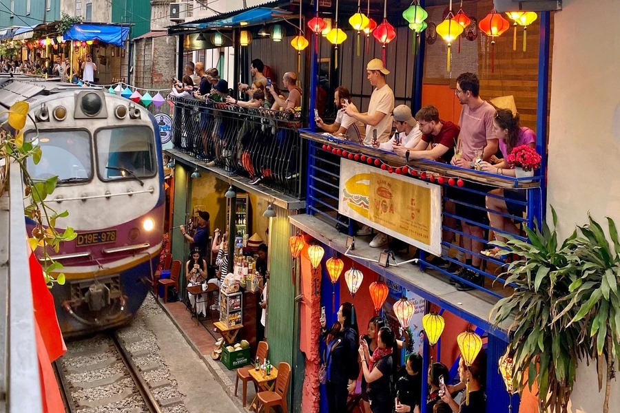 cafe đường tàu - du lịch Hà Nội