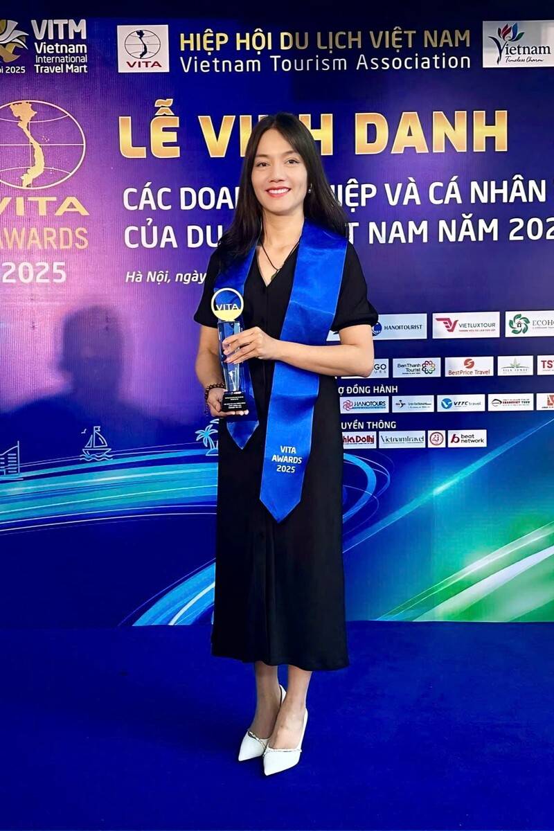 Bà Bùi Nhàn - Ecohost - được vinh danh